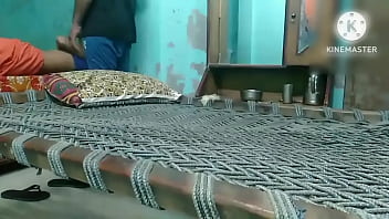 नवविवाहित भारतीय बाला राधा भाभी का सेक्सी वीडियो – हिंदी में गर्म चुंबन और प्यार भरी रात