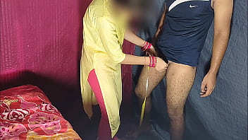 शर्मीली देसी लड़की का गर्मागर्म सेक्स वीडियो – पड़ोसी ने जमकर चोदा हिंदी ऑडियो के साथ
