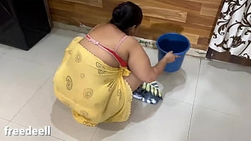 भारतीय नौकरानी के साथ मजेदार रात – गर्म सेक्स स्टोरी