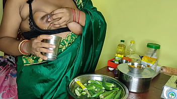 Biwi Ka Doodh Chus Ke Dost Ban Gaye Pagal – Hindi Audio