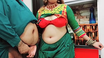 गर्म भारतीय बहू का सेक्सी चुदाई का मजा, ससुर के दोस्त के साथ गंदी बातें और मचती चीखें