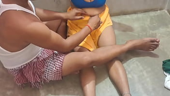तंग चूत में जोरदार चोदाई, गंदी हिंदी आवाज़ के साथ गर्म गांड मारने का मजा