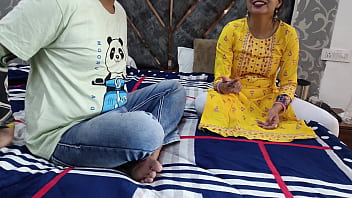 देसी साड़ी वाली भाभी – स्टेप सिस्टर के साथ पत्थर कागज कैंची का खेल, जीतने वाला मजा लेता है हिंदी ऑडियो सेक्स वीडियो