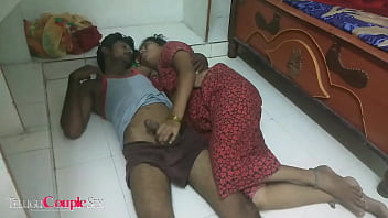 तेलुगू भारतीय पत्नी के साथ उत्तेजक फोरप्ले – चेहरे पर बैठना, रिमिंग और कम चुंबन