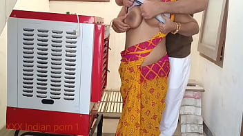 भारतीय सेक्सी कूलर मरम्मतवाला गर्म चुदाई कहानी