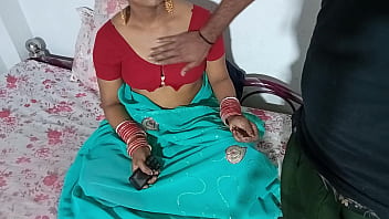 गर्मी भरी चुदाई: घर पर काम करते हुए पति ने पत्नी को अकेले में चोदा, हिंदी में गरमा-गरम आवाज़