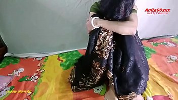 गर्म भाभी होटेल में हिंदी आवाज़ के साथ चुदाई का मज़ा लेती हुई