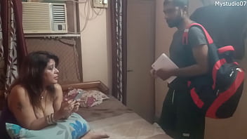 गर्म दोस्तों ने मेरी सेक्सी सौतेली माँ को चोदा, मैंने सब कुछ हिंदी में रिकॉर्ड किया