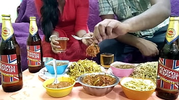 मालकिन ने साहब को गरमागरम खाना खिलाते हुए चुदाई का मजा लिया, मुंबई की सेक्सी आवाज़ में