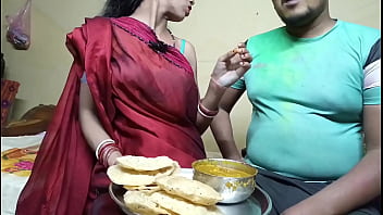गर्म होली की रात में पड़ोसन की चुदाई का मजा