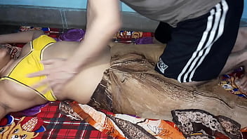 गाँव की गर्म मौसम में सेक्सी पत्नी का चुदाई का मजा