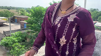 बिहारी देसी भाभी ने अपनी चूत और बदन का मजा दिला दिया, हिंदी आवाज में गर्म मजा