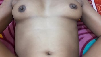 भारतीय गर्म माँ और बेटे का लॉकडाउन में सेक्सी अफेयर