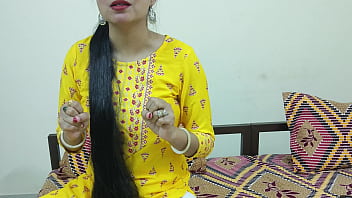भारतीय सौतेले भाई ने पत्थर कागज कैंची हारकर अपनी गर्म मसालेदार बहन को चुदवाया