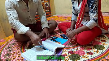 भारतीय गर्म शिक्षिका का मादक अंदाज़ – जबरदस्त चुदाई की आवाज़