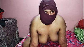 मेकअप वाले ने गर्म भारतीय मॉडल को घर पर चोदा – हिंदी आडियो
