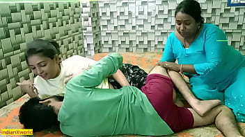 भारतीय सुंदरी ने अपने प्रेमी को भाभी के साथ बांटा! गरमा-गरम सेक्स सीन