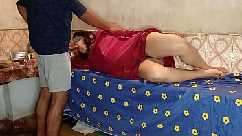 मालिक ने सोई हुई बीवी को छोड़कर नौकरानी की गीली चूत को किचन में जमकर चोदा!