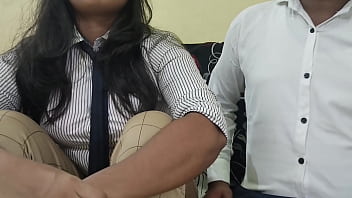 ऑफिस में नई देसी बेबी को बॉस ने गर्म मूड में पकड़कर जमकर चोदा – हॉट हिंदी स्टोरी