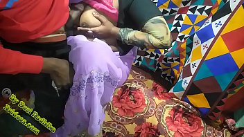 भारतीय भाभी को बेडरूम में चुदाई देता हुआ प्रेमी – हिंदी आडियो