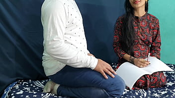 भारतीय शिक्षिका का गर्मागर्म डॉगीस्टाइल सेक्स – हिंदी में मीठी आवाज़ और जोशीले मूव्स