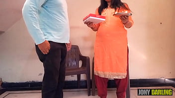 मोटी गांड वाली हॉर्नी चाची को दिवाली पर भतीजे से तोहफा मिला