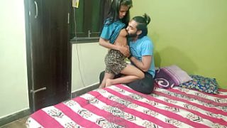18 साल की रसीली भारतीय किशोरी का गर्म सेक्स और अंदर तक वीर्यपान
