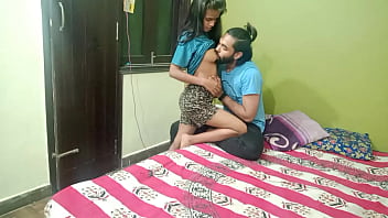 18 साल की रसीली भारतीय किशोरी का गर्म सेक्स और अंदर तक वीर्यपान