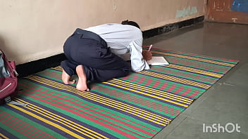 कॉलेज की मासूम छात्रा को प्राइवेट टीचर ने चटाई पाठ