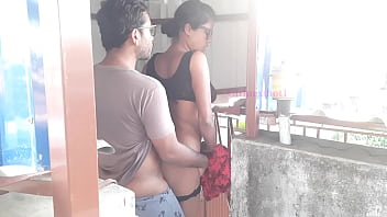 भोली बंगाली लड़की का किराया चुकाने के लिए हुआ अंतरंग सामना