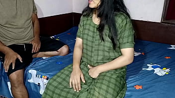 बाप से कुछ नहीं होता तो बेटे की रंडी बन गई स्टेप मॉम