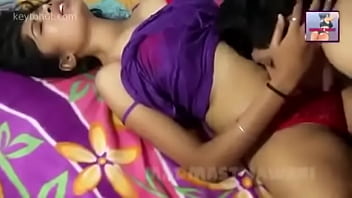 भारतीय सुंदरी का मोहक अंदाज