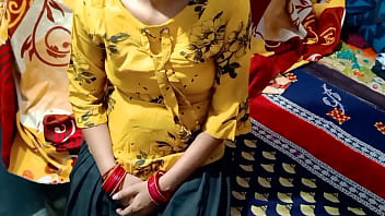 भारतीय सौतेली बहन के साथ घर के कमरे में सौतेले भाई का गुदा संबंध