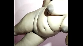 भारतीय गाँव की छात्रा और देहाती आंटी का कठोर यौन संबंध