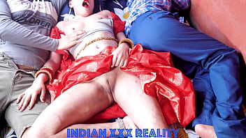 भारतीय सौतेली माँ और उसके सौतेले बेटे का गर्म सेक्स