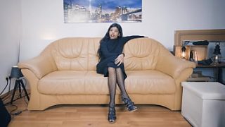 भारत की पूर्व टीवी होस्ट देसी देवी के सबसे ज़बरदस्त अंदाज़