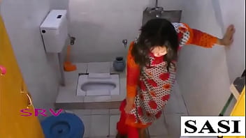 सोनिया का भारतीय आनंद