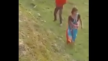 खुले मैदान में बेधड़क चुदाई का मज़ा