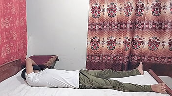 ऑफिस के लिए लेट हो रही थी पत्नी, मगर पति ने पहले चोदा फिर छोड़ा ऑफिस