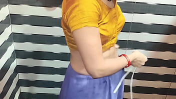 भारतीय गर्म लड़की जानवी भाभी का बाथरूम वीडियो, देसी गाँव की युवती