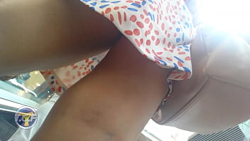 भारतीय साड़ी के नीचे से झलकती रहस्यमयी झाँकी