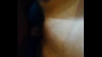 भारतीय भाभी अपने बेटे के दोस्त के साथ रोमांटिक रात बिताते हुए