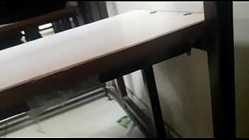 भारतीय युवती का मोहक अंदाज