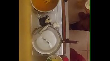 सेक्सी आंटी के देसी क्लीवेज