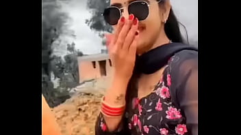 देसी भाभी का दूध उतरता चढ़ता