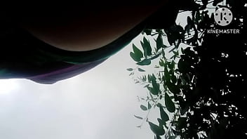 जंगल की राहों में भाभी ने अपनी प्यास बुझाई