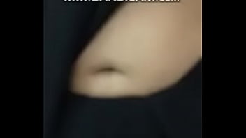 गहरी और घुमावदार नाभि वाली देसी बीवी