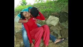 देसी जोड़ा खेत में सेक्स