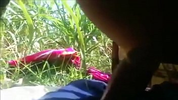 जंगल में देसी किशोरी का जंगली जमकर मजा