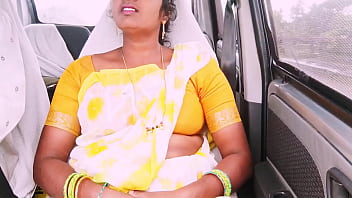भारतीय नौकरानी के साथ कार में गर्म मुलाकात और तेलुगु में अश्लील बातचीत
